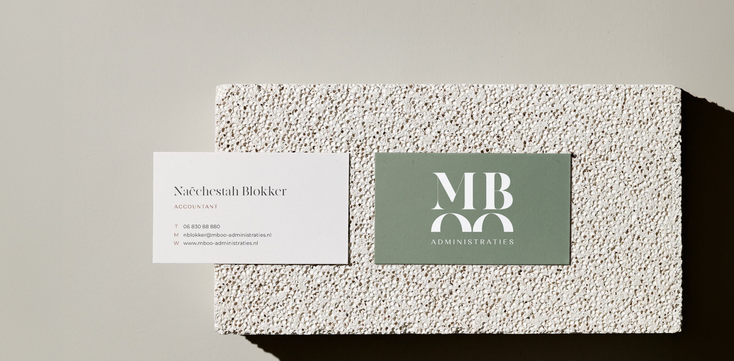 Elegante visitekaartje ontwerp MBOO deSIGN Branding