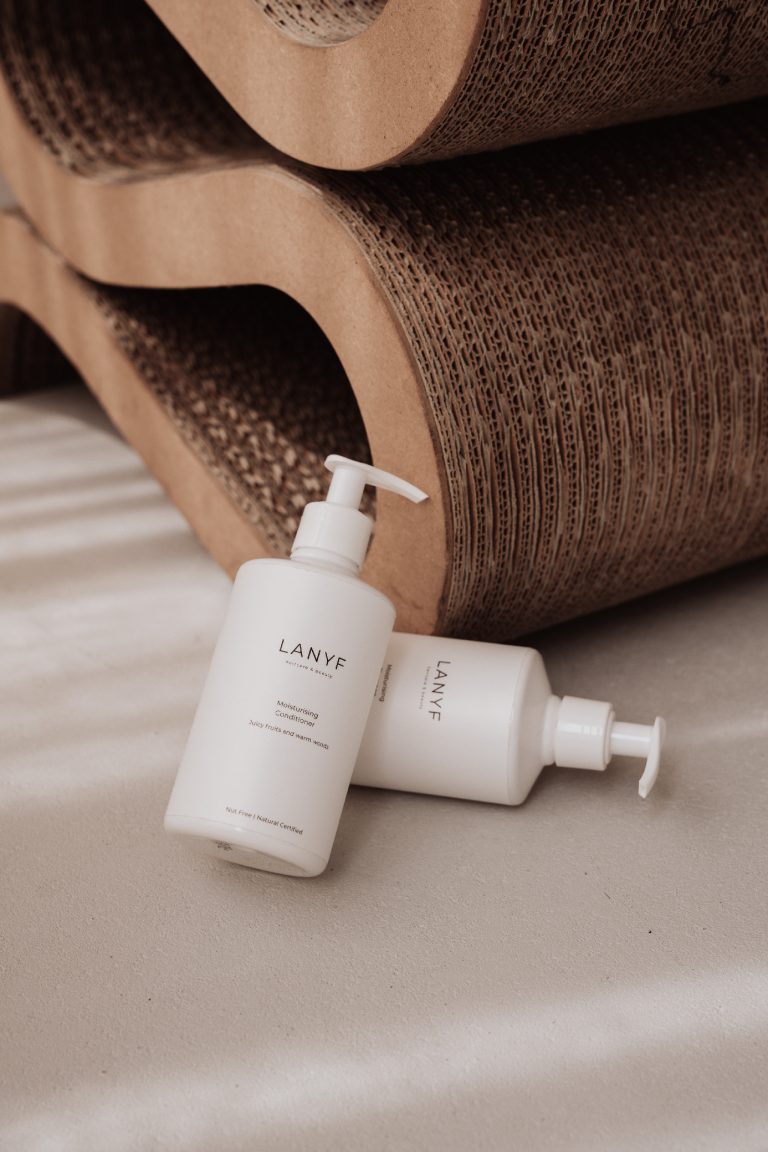 Minimalistisch beauty product ontwerp Lanyf deSIGN Branding