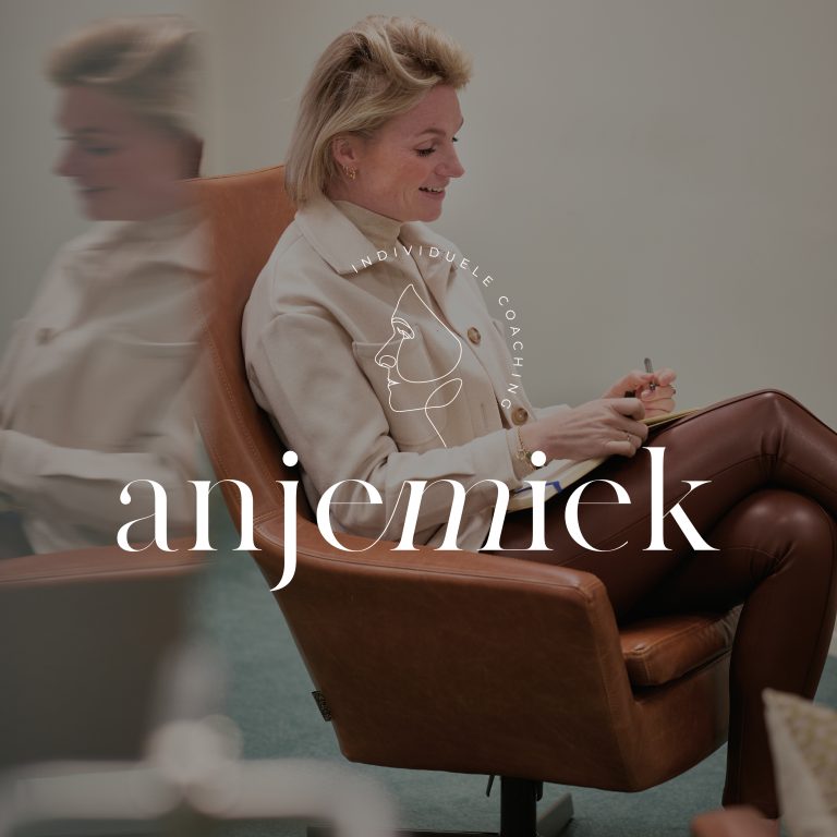 Minimalistisch logo ontwerp Anjemiek deSIGN Branding